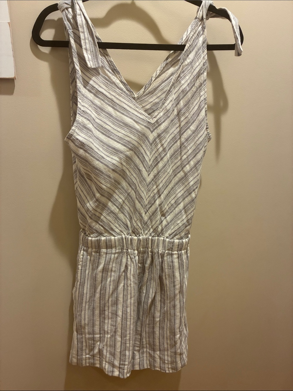 4our Dreamers Striped Tie-Shoulder V-Neck Women's Dress - Cream & Gray